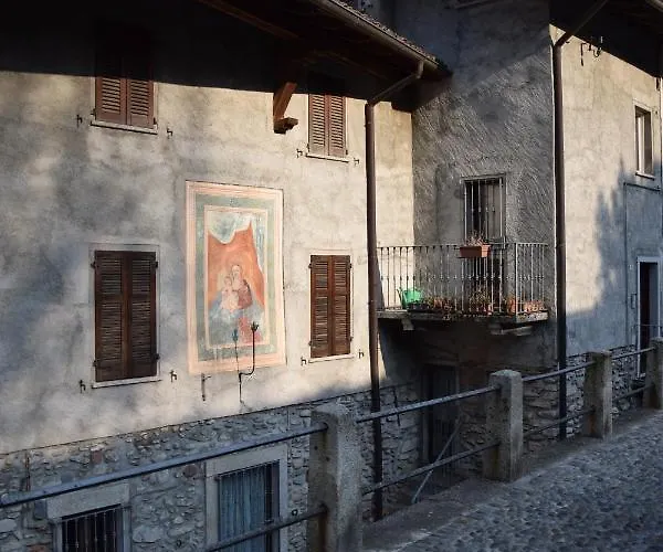 Vecchio Ponte Apartment Domaso
