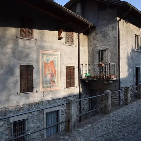 Vecchio Ponte Apartment Domaso